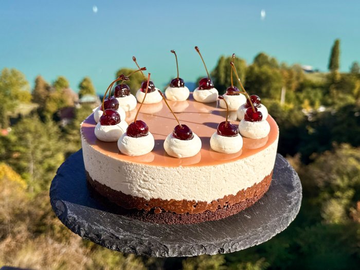 Meggyes gesztenyemousse torta